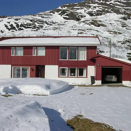 Nydelig I Forste Etage. *